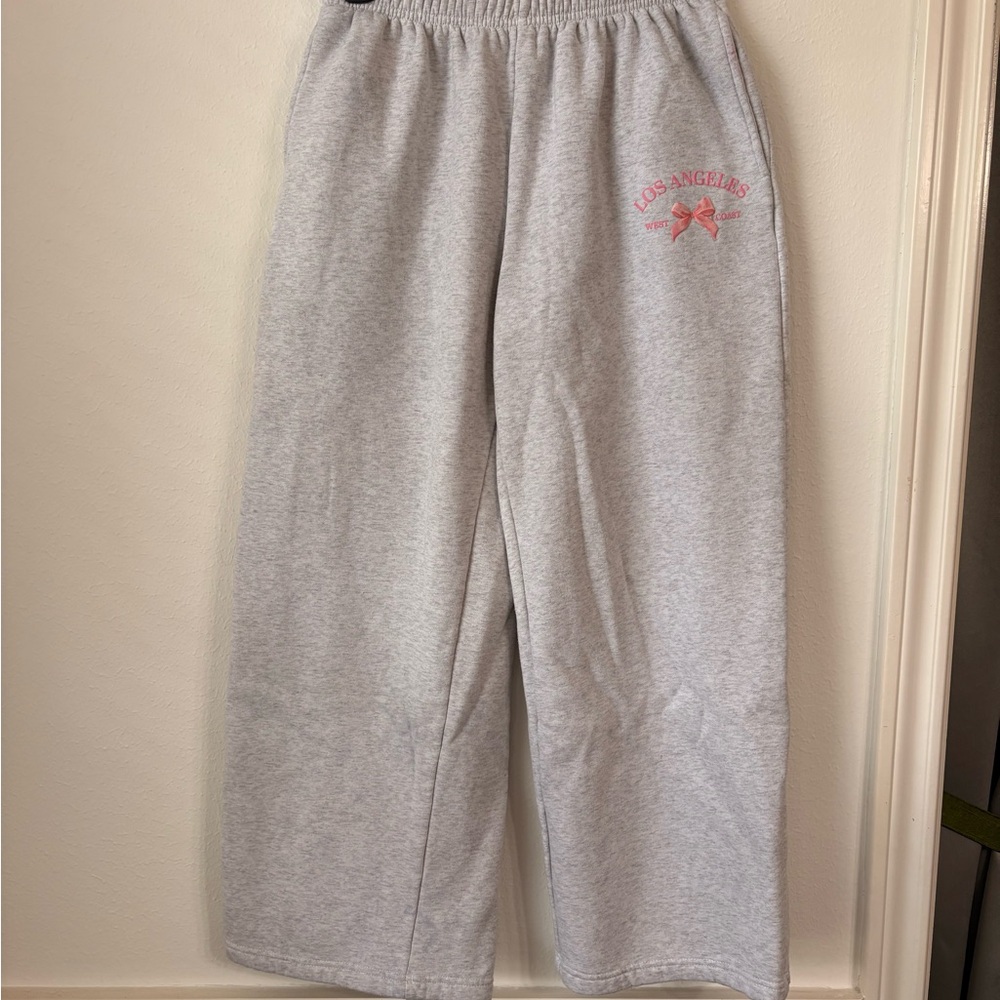 Gray 'Los Angeles' Graphic Sweatpants with Pink Logo